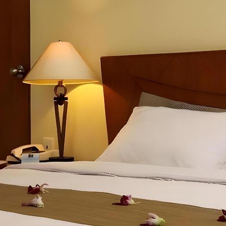 Makassar Golden Hotel Екстериор снимка