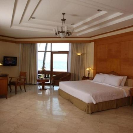Makassar Golden Hotel Екстериор снимка