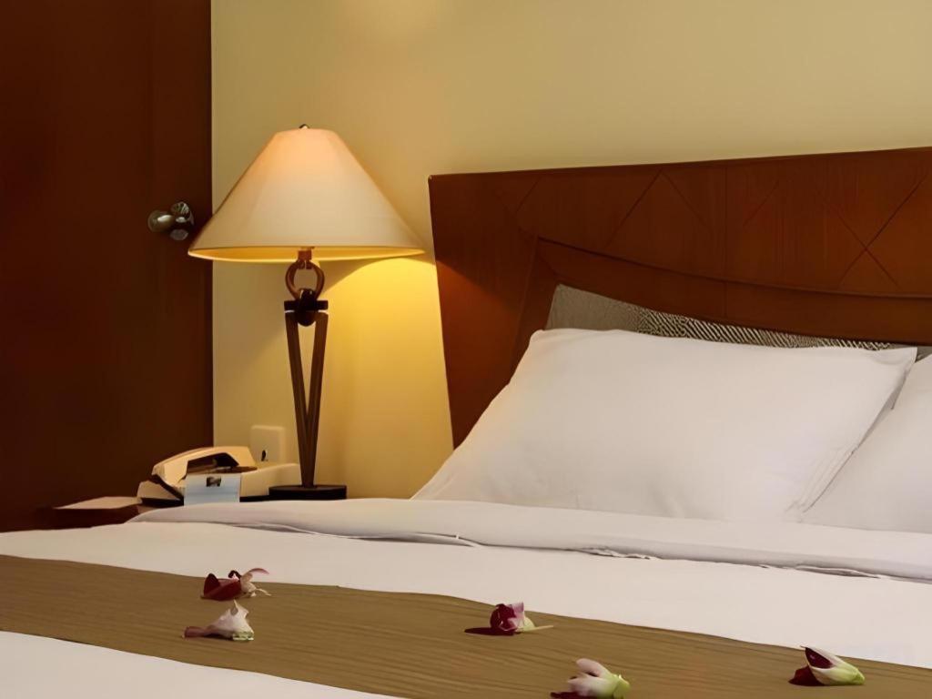Makassar Golden Hotel Екстериор снимка