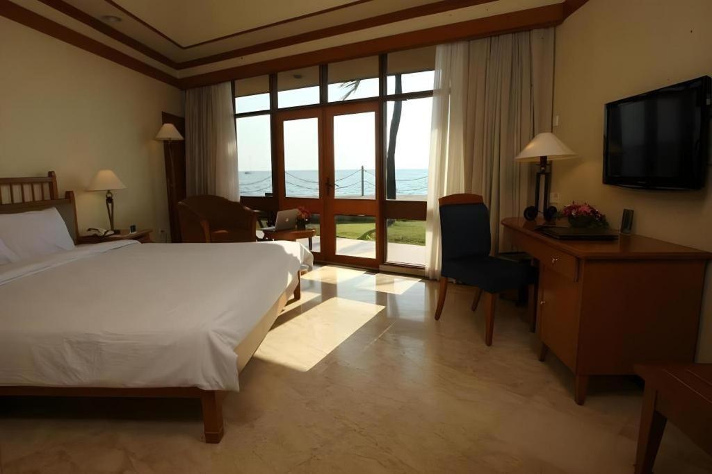 Makassar Golden Hotel Екстериор снимка