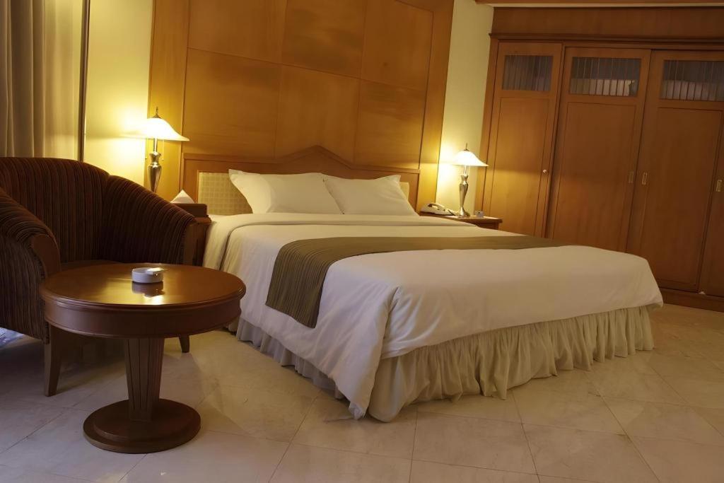 Makassar Golden Hotel Екстериор снимка