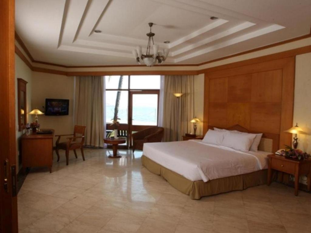 Makassar Golden Hotel Екстериор снимка