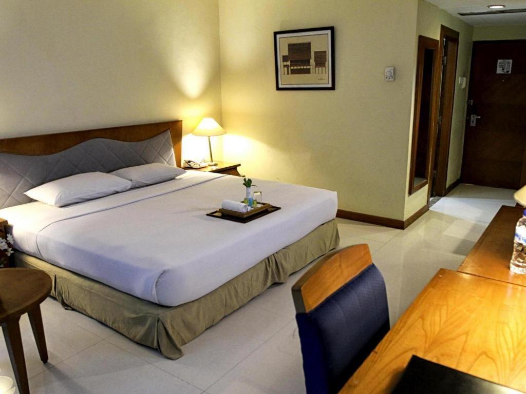 Makassar Golden Hotel Екстериор снимка