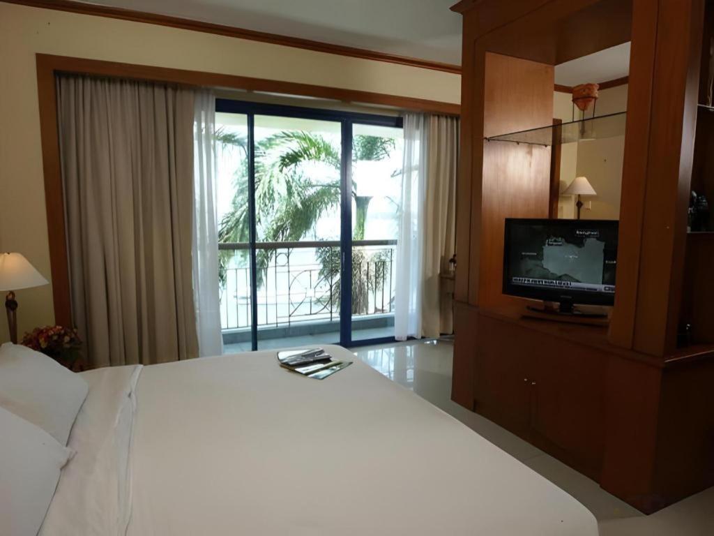 Makassar Golden Hotel Екстериор снимка