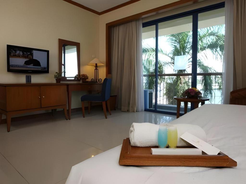 Makassar Golden Hotel Екстериор снимка